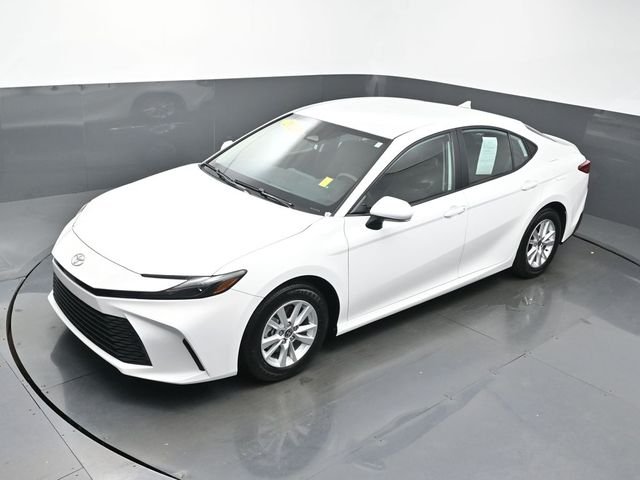 Used 2025 White Toyota LE image 40