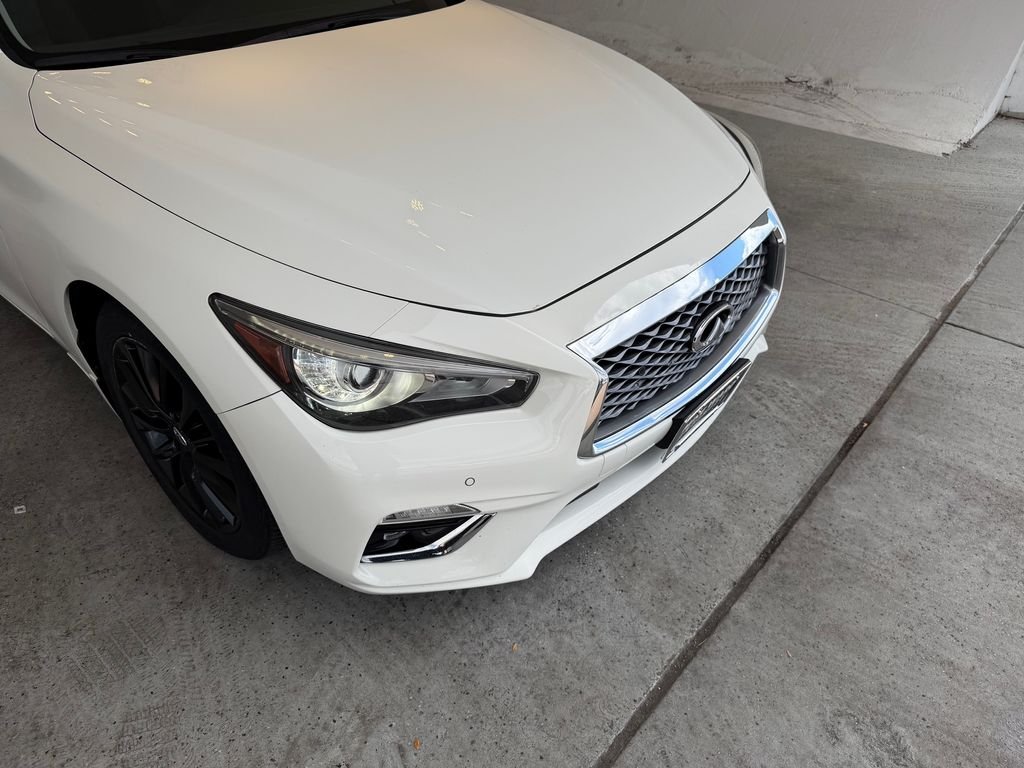 Used 2023 White INFINITI LUXE image 14