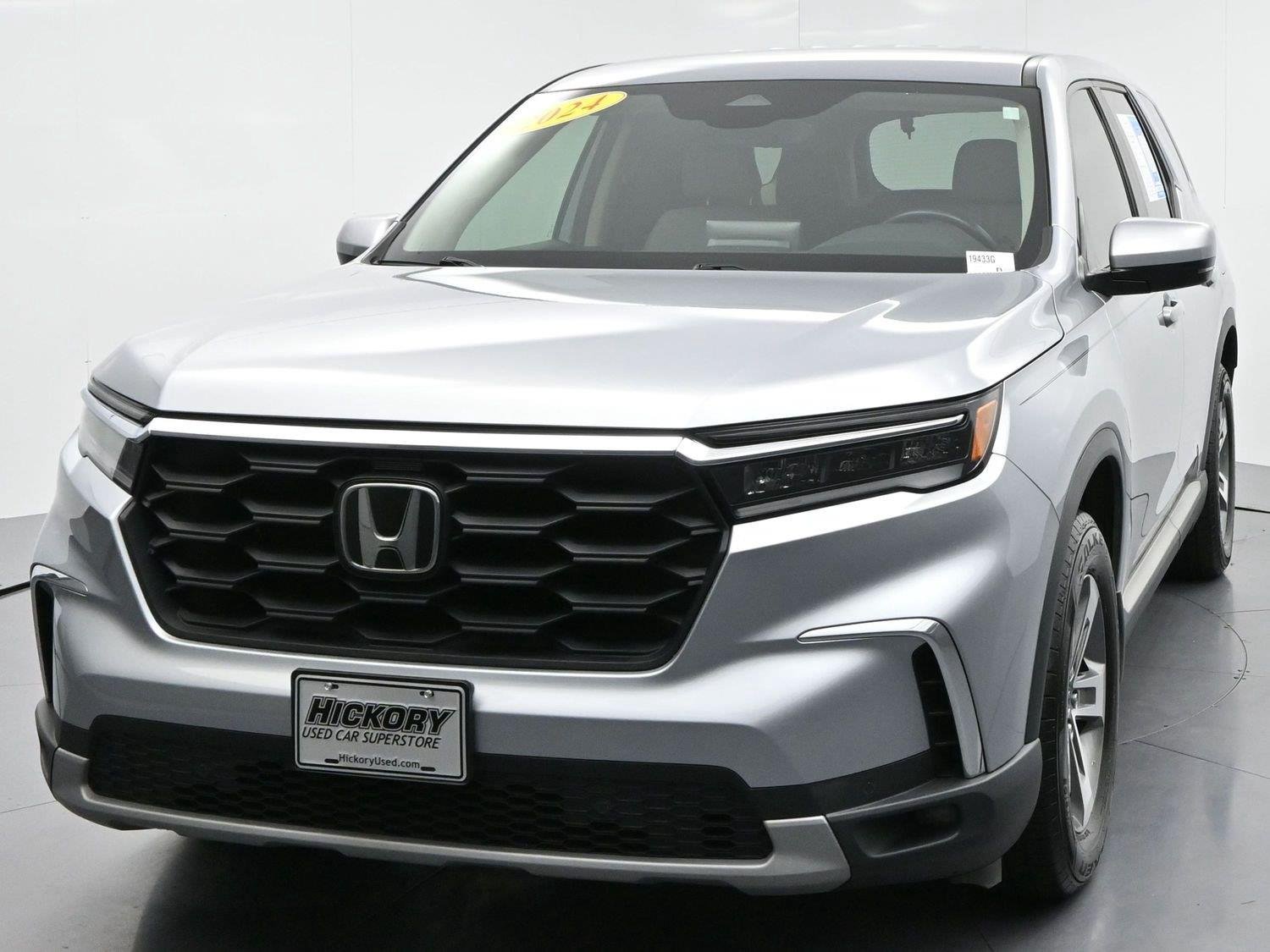 Used 2024 Lunar Silver Metallic Honda EX-L image 2