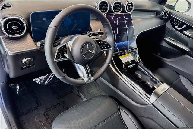 New 2026 Polar White Mercedes-Benz GLC 300 image 39
