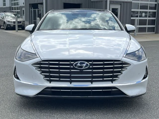 Used 2023 White Hyundai Limited image 16