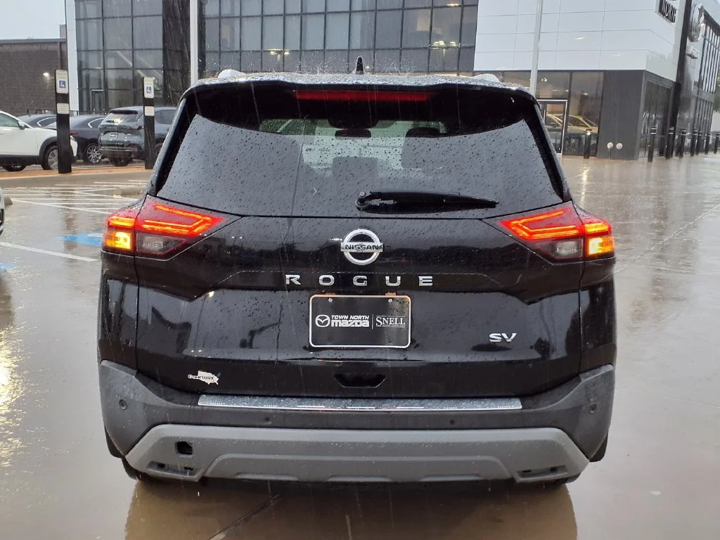Used 2021 Black Nissan SV image 4