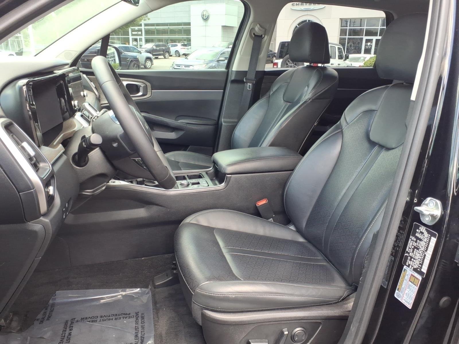 Used 2023 Ebony Black Kia EX image 13