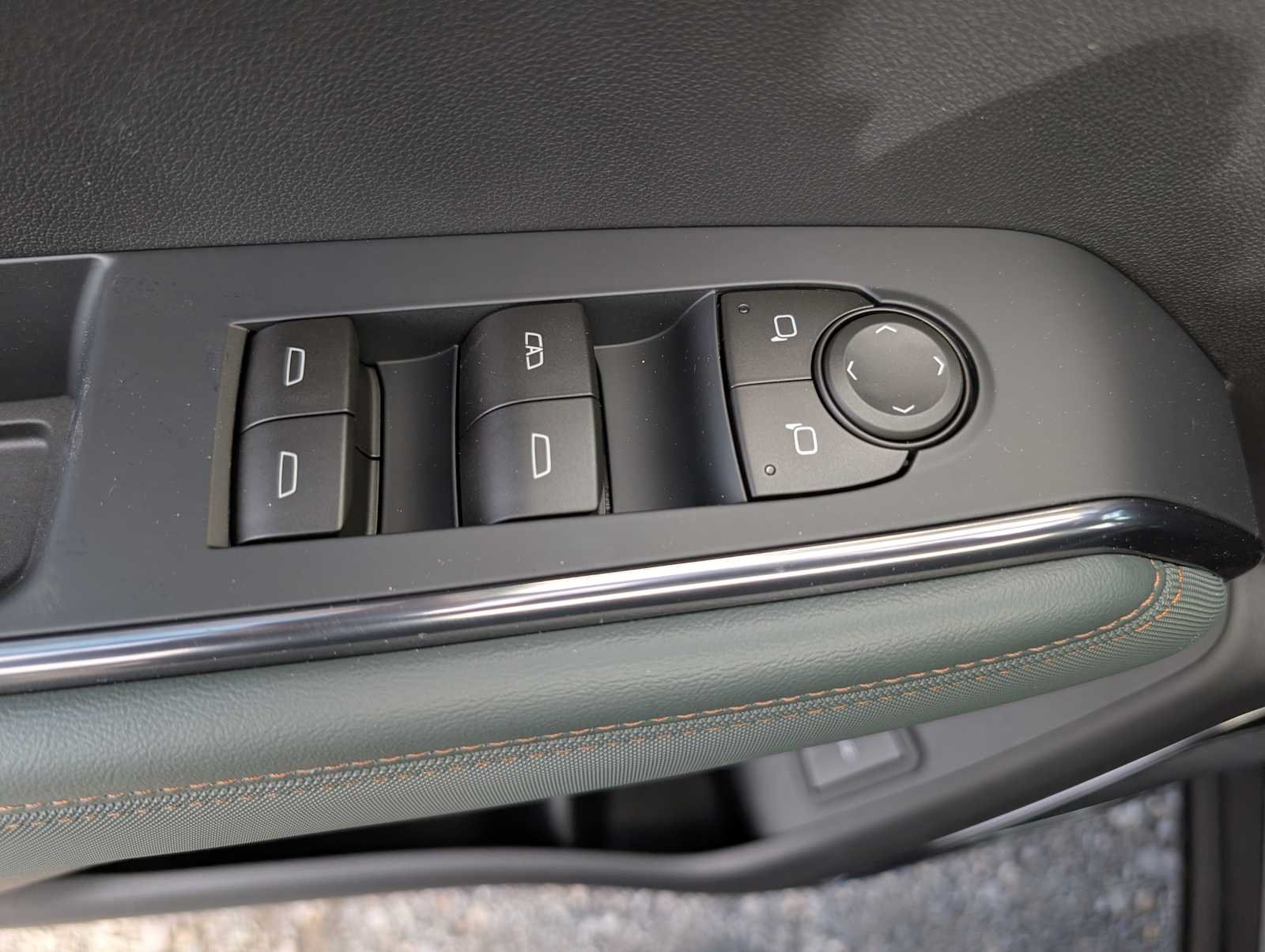 2026 GMC Acadia AT4 - Photo 34