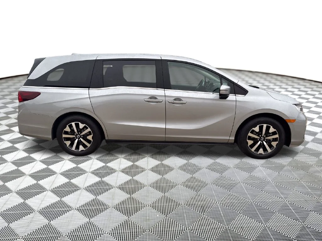2025 Honda Odyssey EX-L - Photo 6