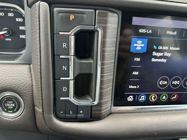 Used 2021 White GMC Denali image 24
