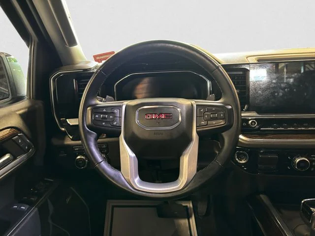 Used 2023 White GMC Elevation image 13