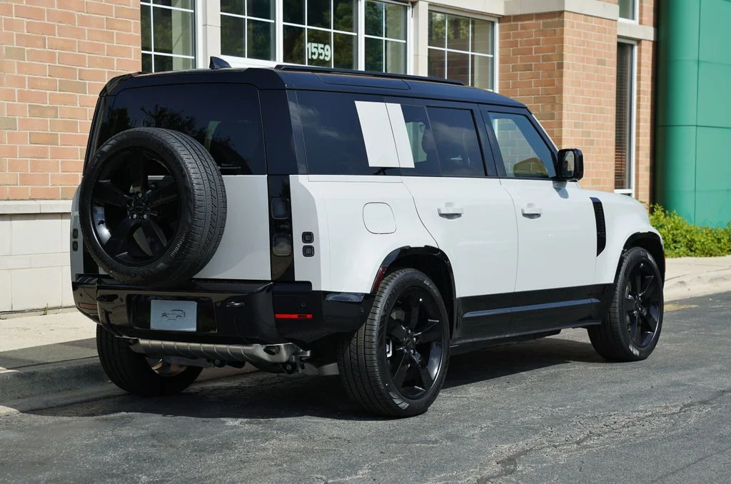 Used 2026 Gray Land Rover X-Dynamic SE image 6