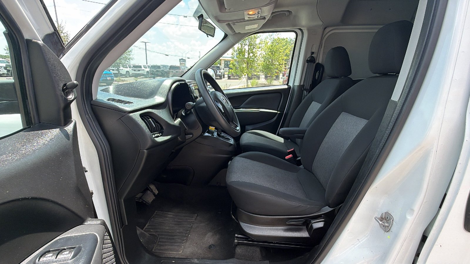 Used 2022 Bright White Ram Tradesman image 11