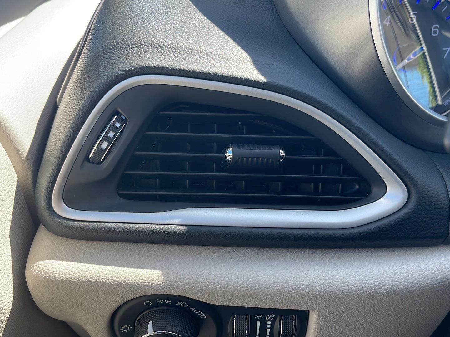 2023 Chrysler Pacifica Touring L - Photo 35