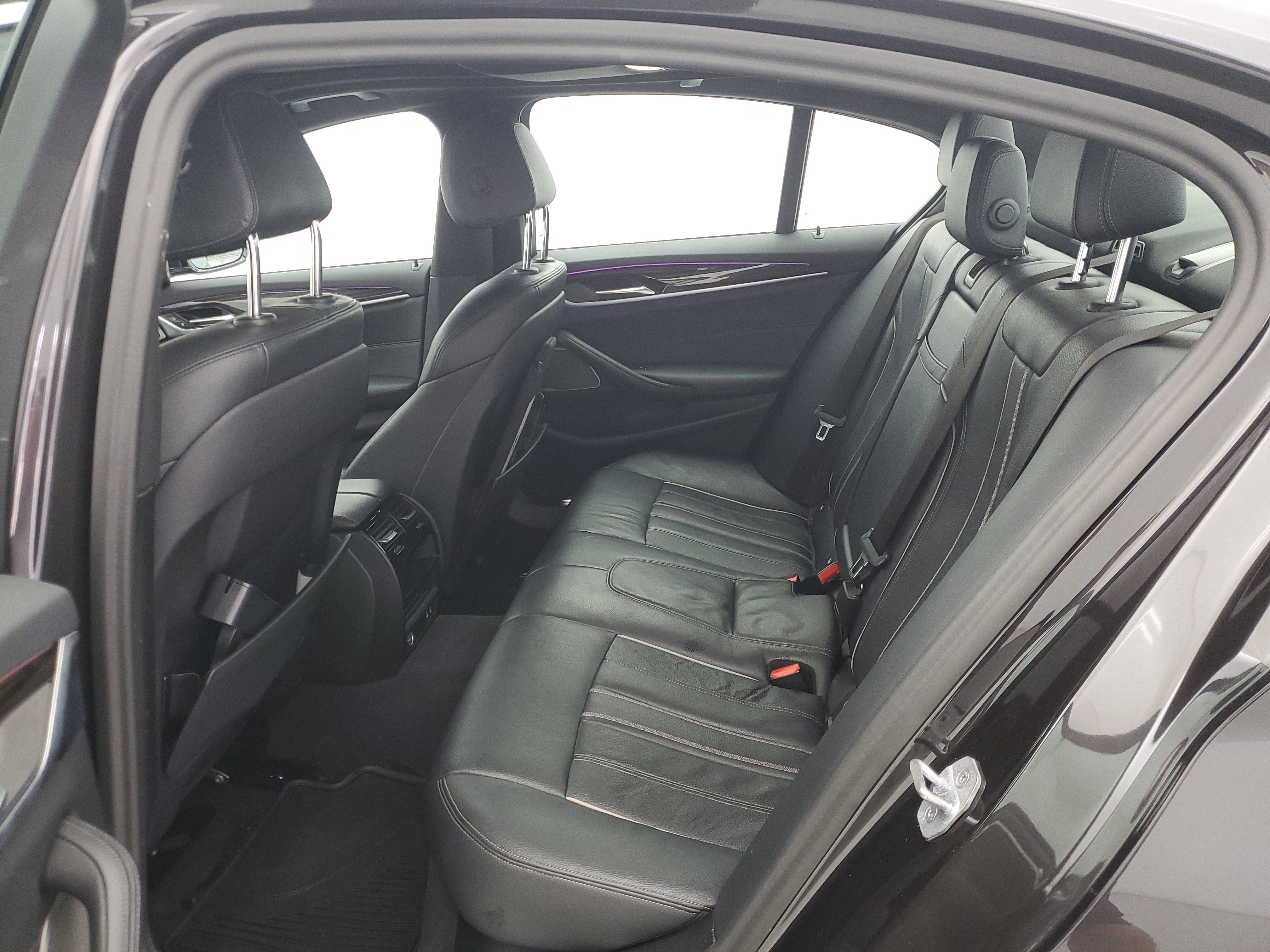 Used 2023 Dark Graphite Metallic BMW 530i image 13