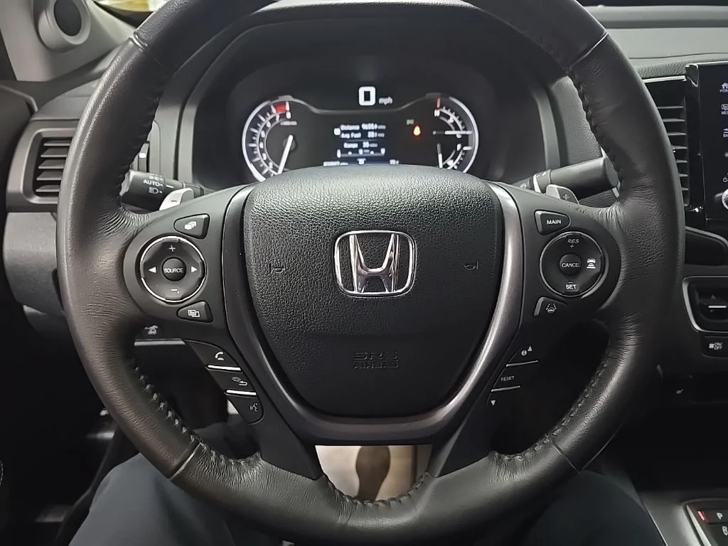 Used 2023 Red Honda RTL image 19