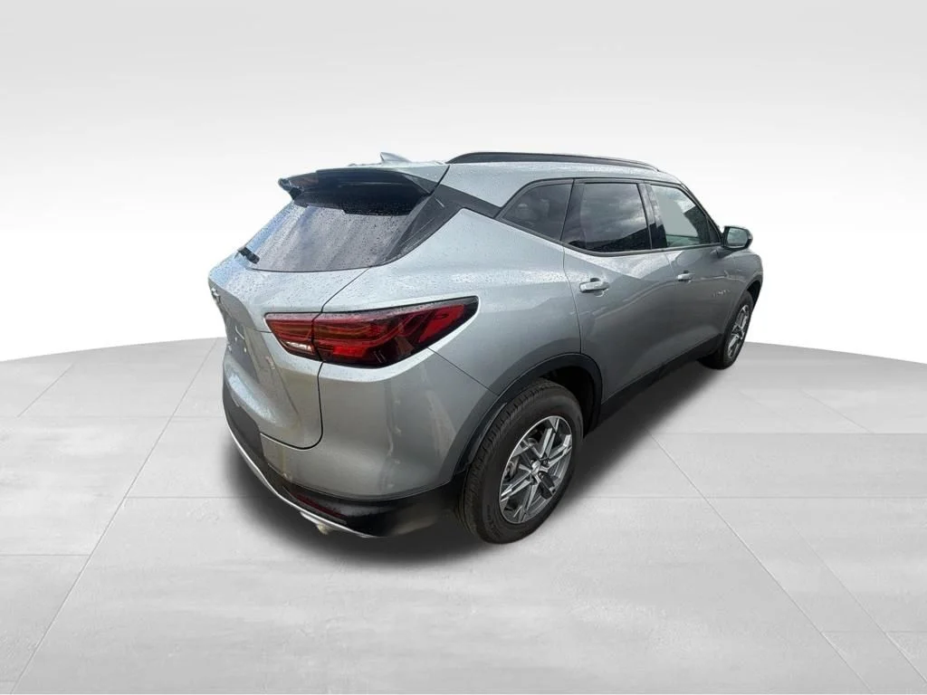 Used 2023 Gray Chevrolet LT image 5