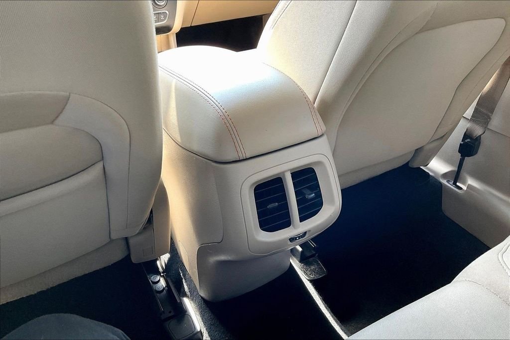 Used 2020 Red Jeep Latitude image 13