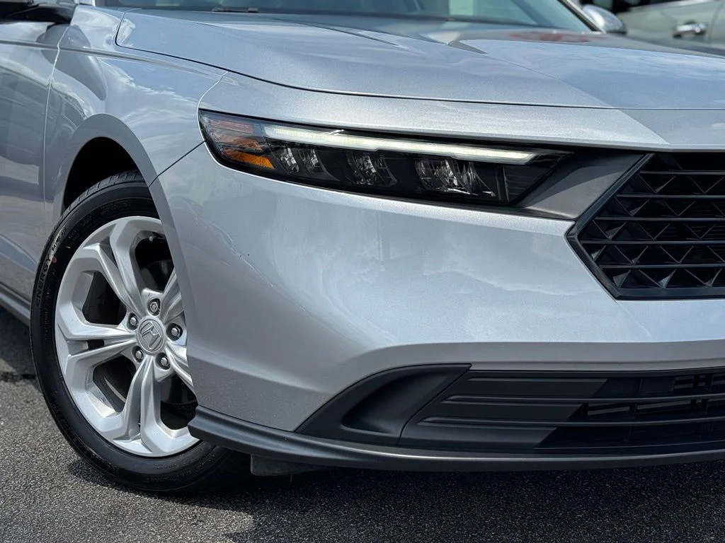Used 2025  Honda LX image 3