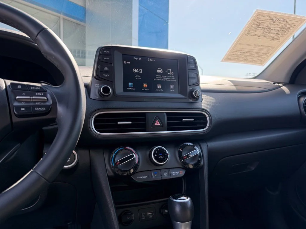 Used 2020 White Hyundai SEL image 24