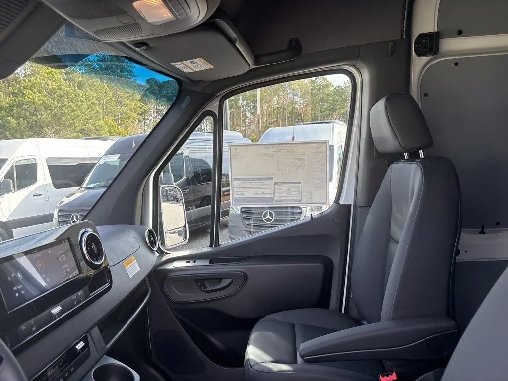 New 2026  Mercedes-Benz Ranger Contractor PKG/Roof Rack image 35