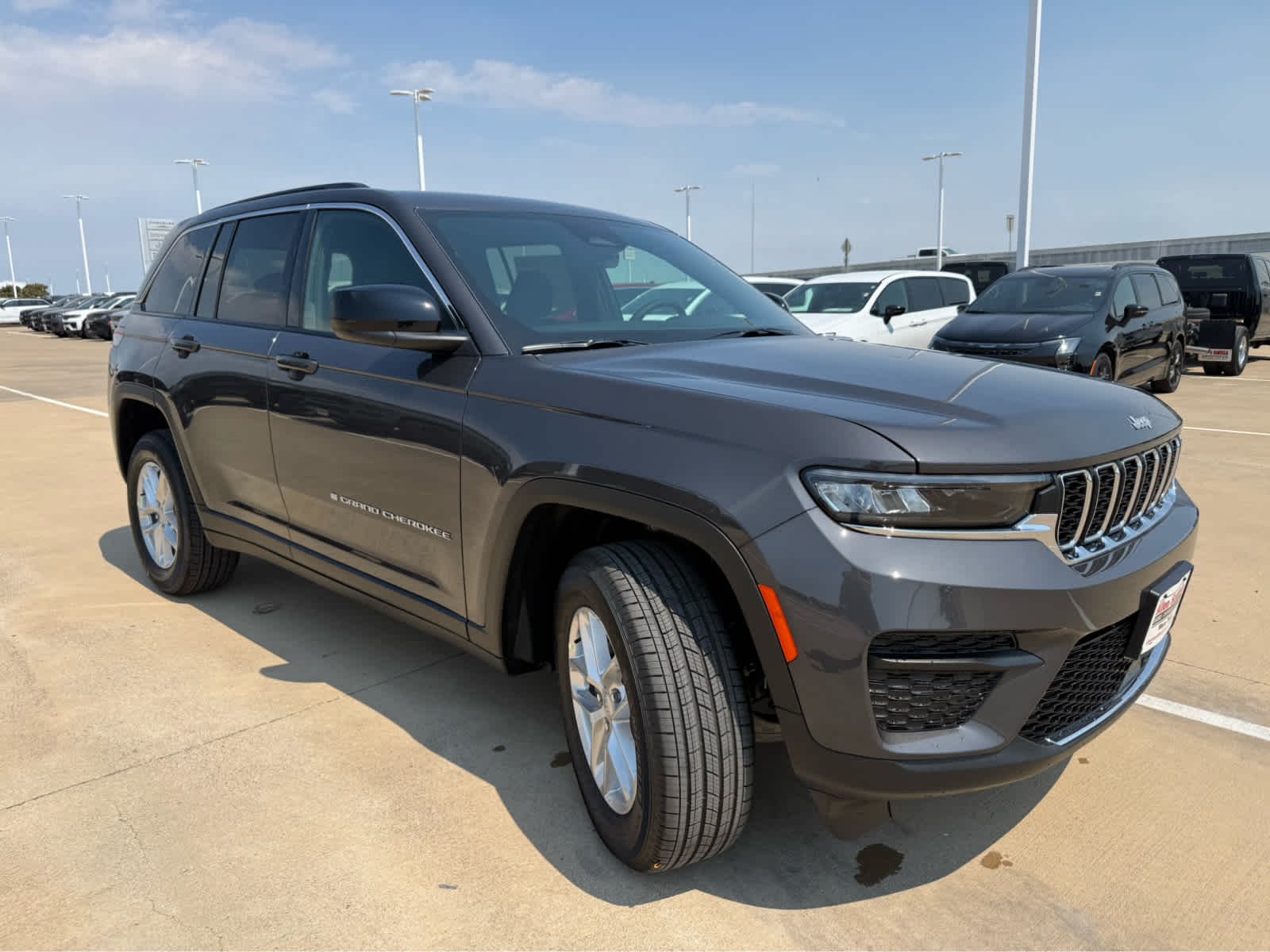 New 2026 Baltic Gray Metallic Clear-Coat Exterior Paint Jeep Laredo image 4