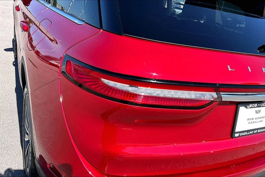 Used 2024 Red Lincoln Reserve image 29
