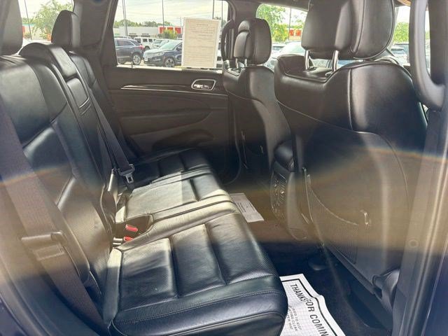 Used 2018 True Blue Pearlcoat Jeep Overland image 15
