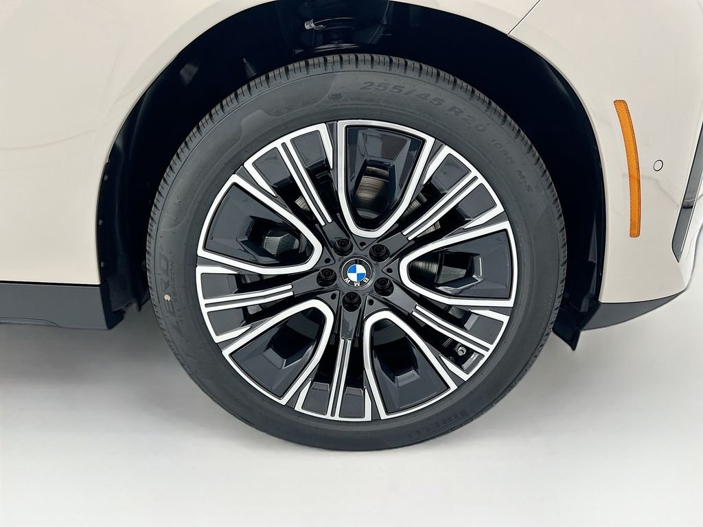 Used 2026 Gray Metallic BMW 30 xDrive image 32