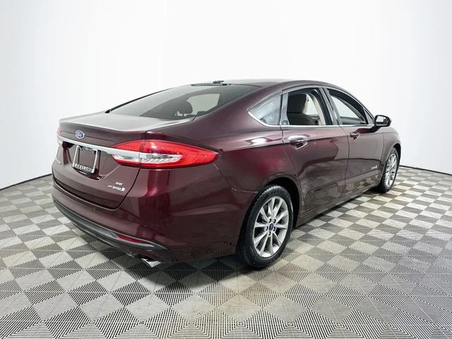 Pre-Owned 2017 Ford Fusion Hybrid SE