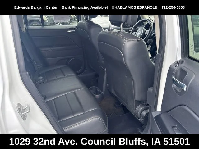 Used 2015 White Jeep Latitude image 9