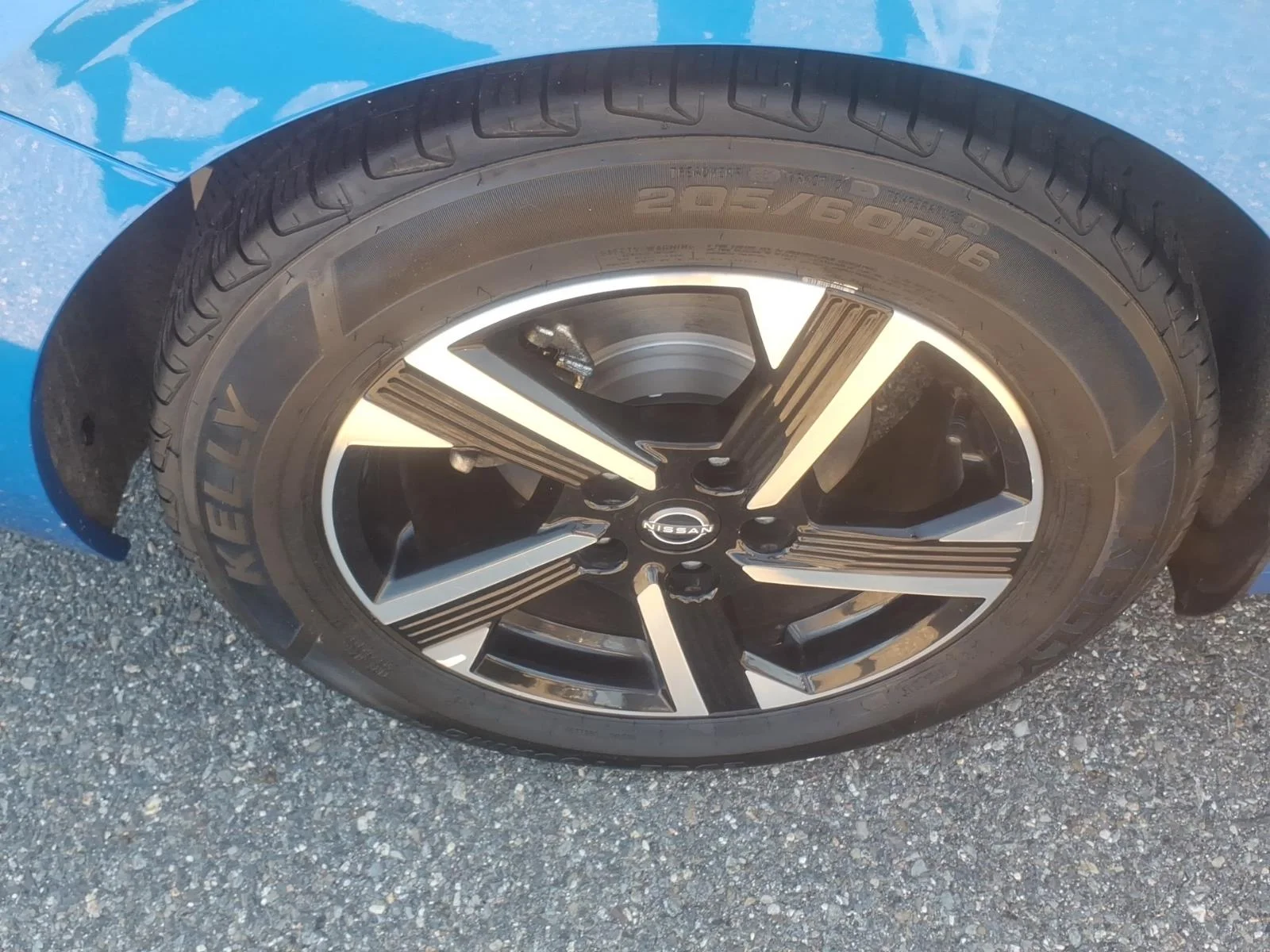 Used 2025 Electric Blue Metallic Nissan SV image 11