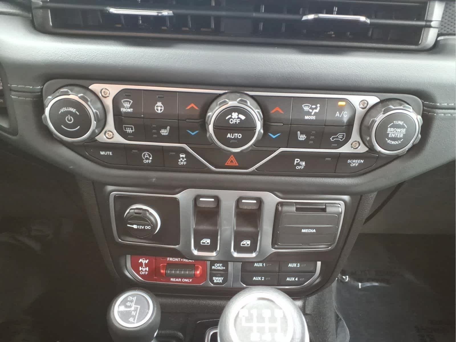 Used 2025 Anvil Clearcoat Jeep Rubicon X image 26