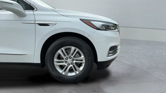 Used 2018 White Buick Essence image 27