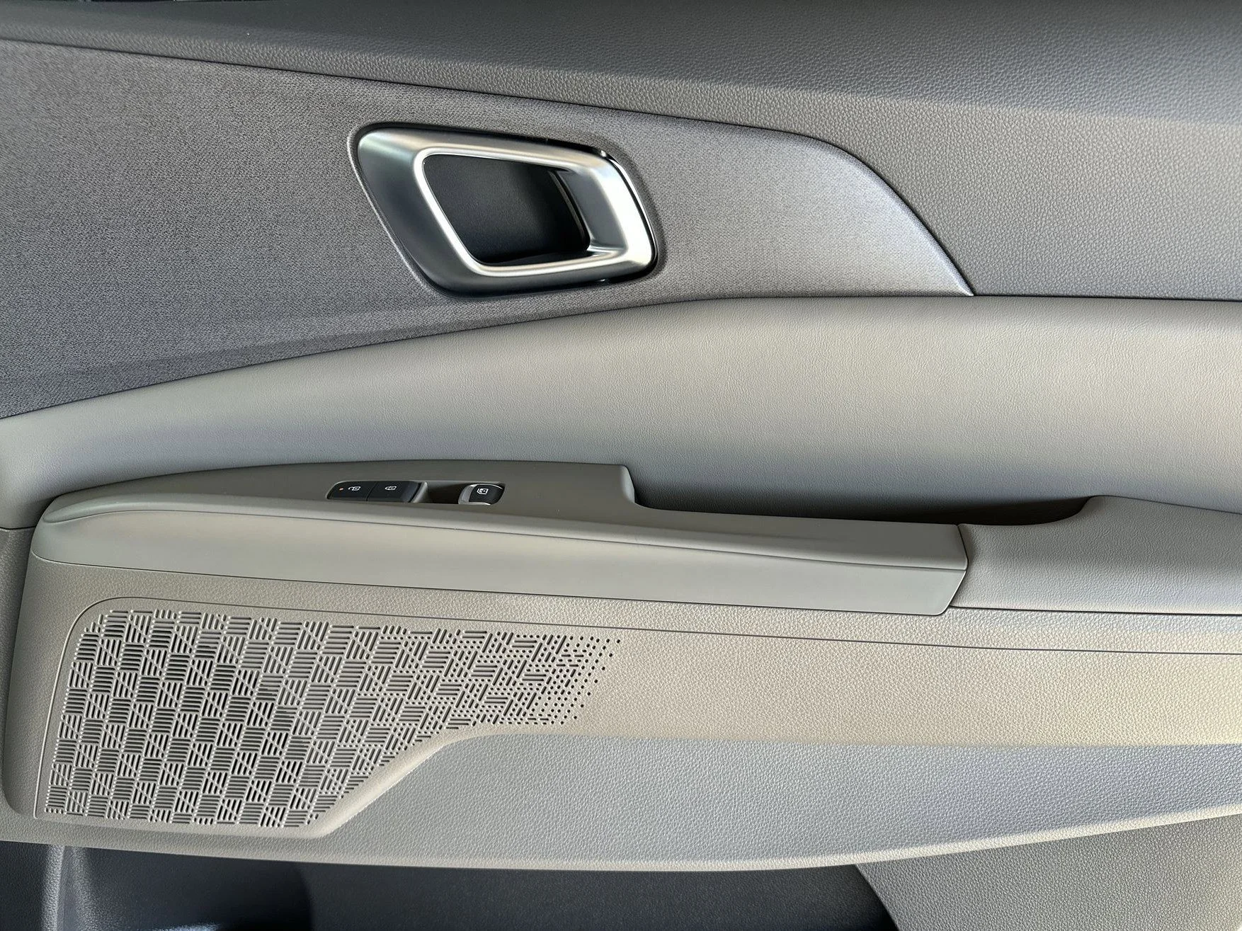 New 2026 Ivory Silver Kia EX image 26