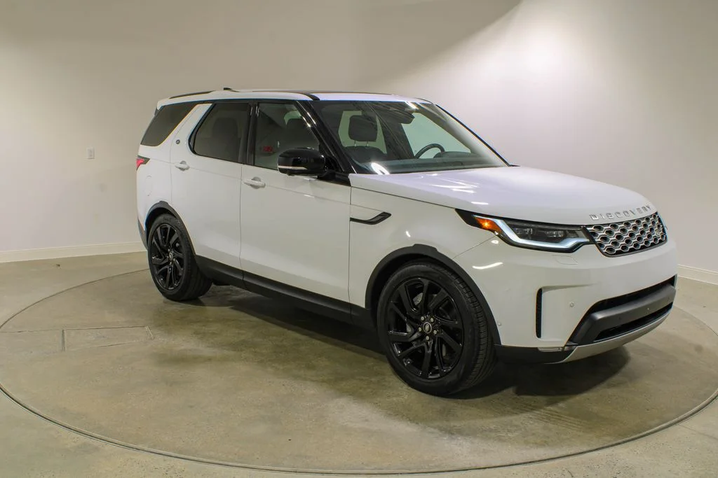 Certified Used 2025 Fuji White Land Rover S image 7