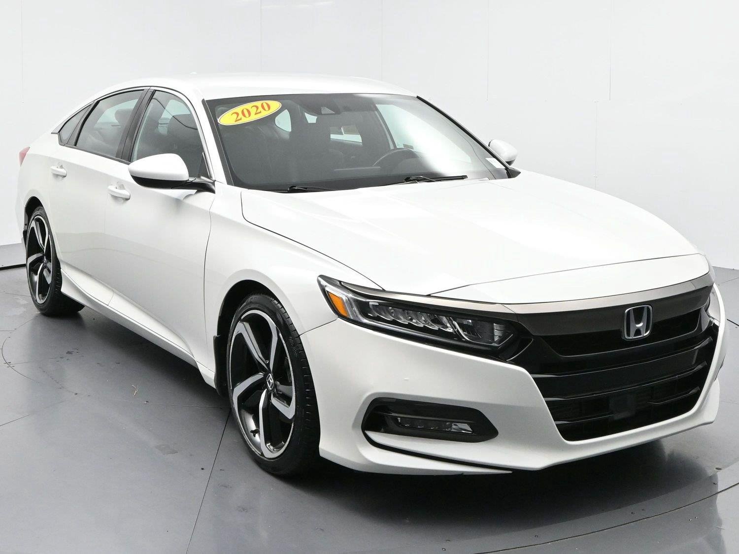 Used 2020 Platinum White Pearl Honda Sport image 2