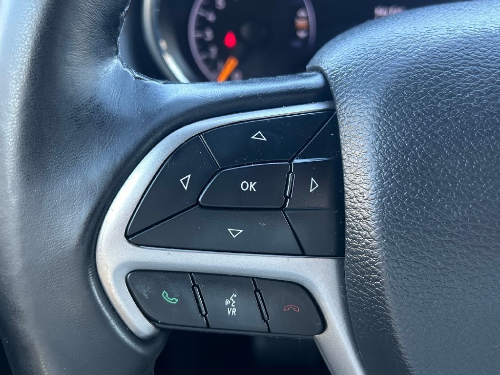 Used 2021 Black Jeep Laredo E image 20