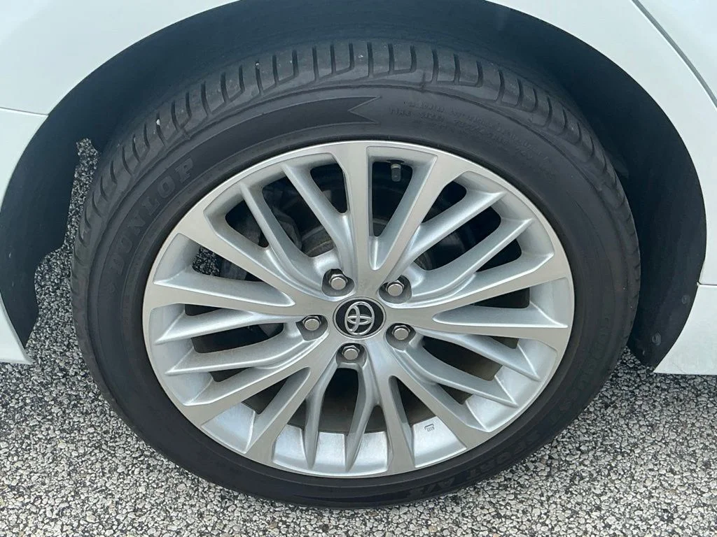 Used 2020 Beige Toyota XLE image 23