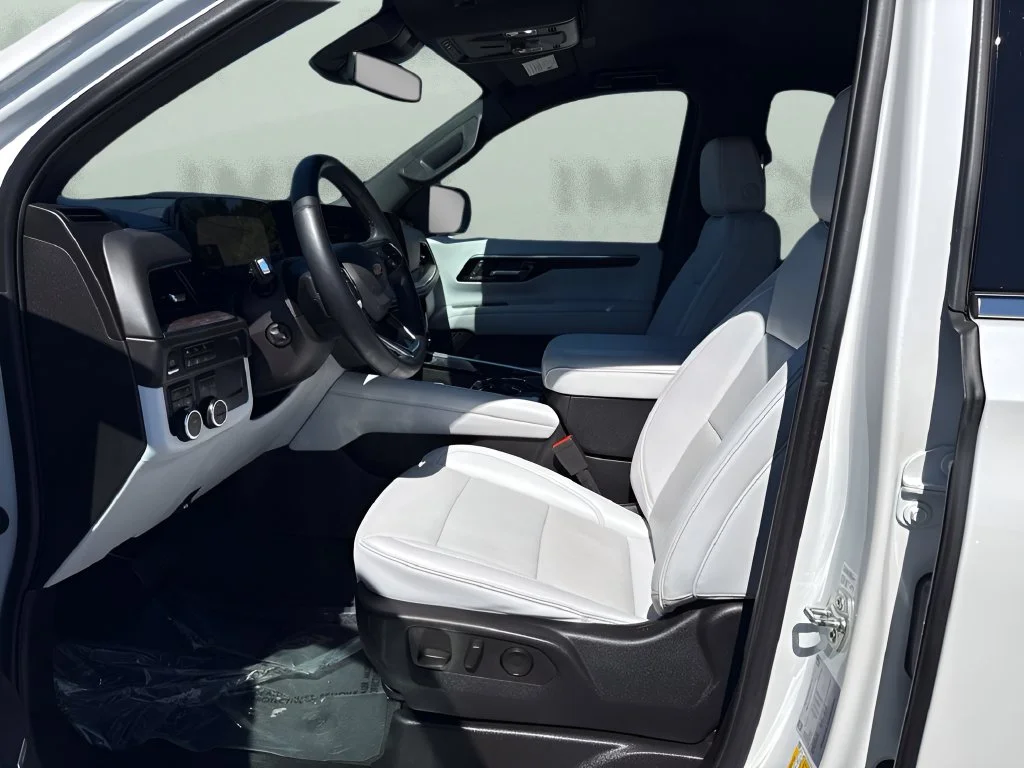 Used 2025 Beige Chevrolet Premier image 9
