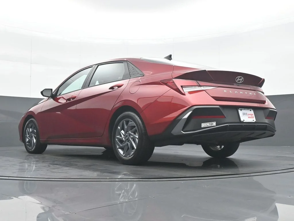 Used 2024 Red Hyundai SEL image 28