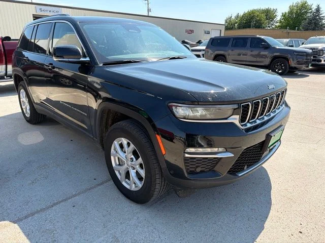 Used 2023 Black Jeep Limited image 3