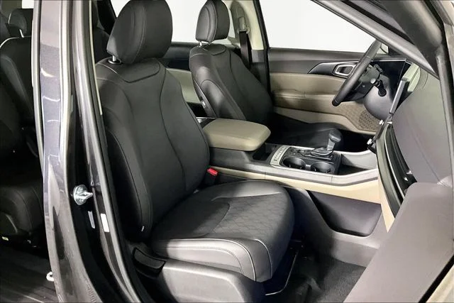New 2026 Gray Kia LXS image 11