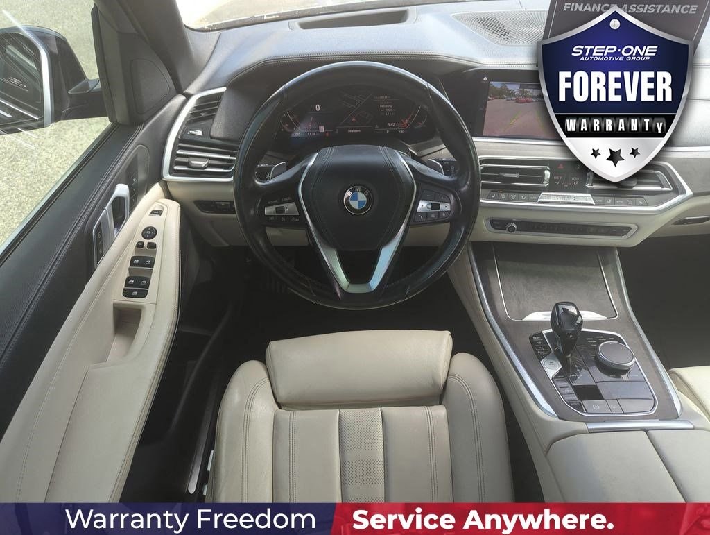 Used 2019 Gray BMW xDrive40i image 15