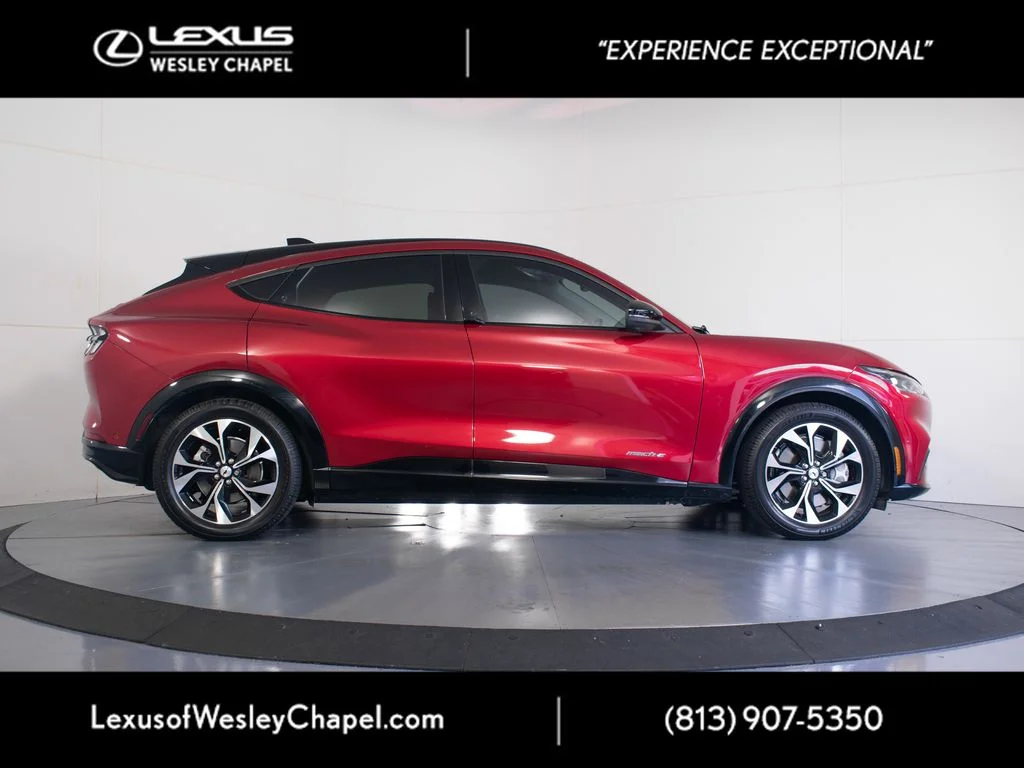 Used 2022 Red Ford Premium image 4