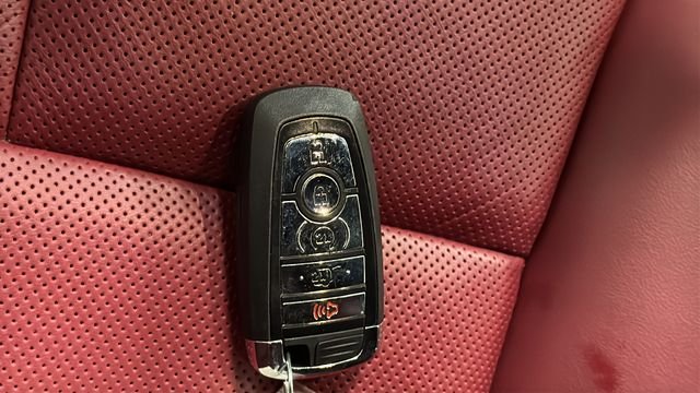 Used 2025 Infinite Black Metallic Clearcoat Lincoln Grand Touring image 43