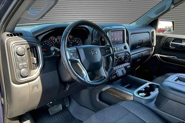 Used 2020 Blue Chevrolet RST image 18