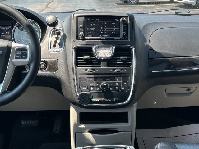 Used 2015 Red Chrysler Touring image 23