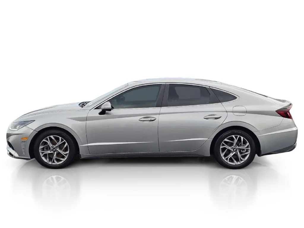 Used 2021 Shimmering Silv Hyundai SEL image 12