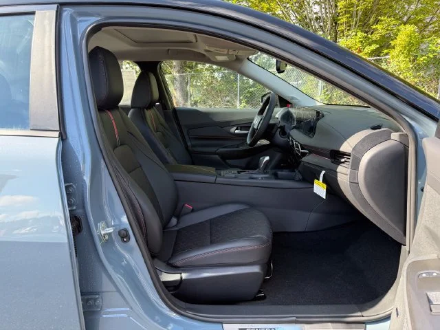 New 2027 Atlantic Gray Metallic/Super Black Nissan SR image 9