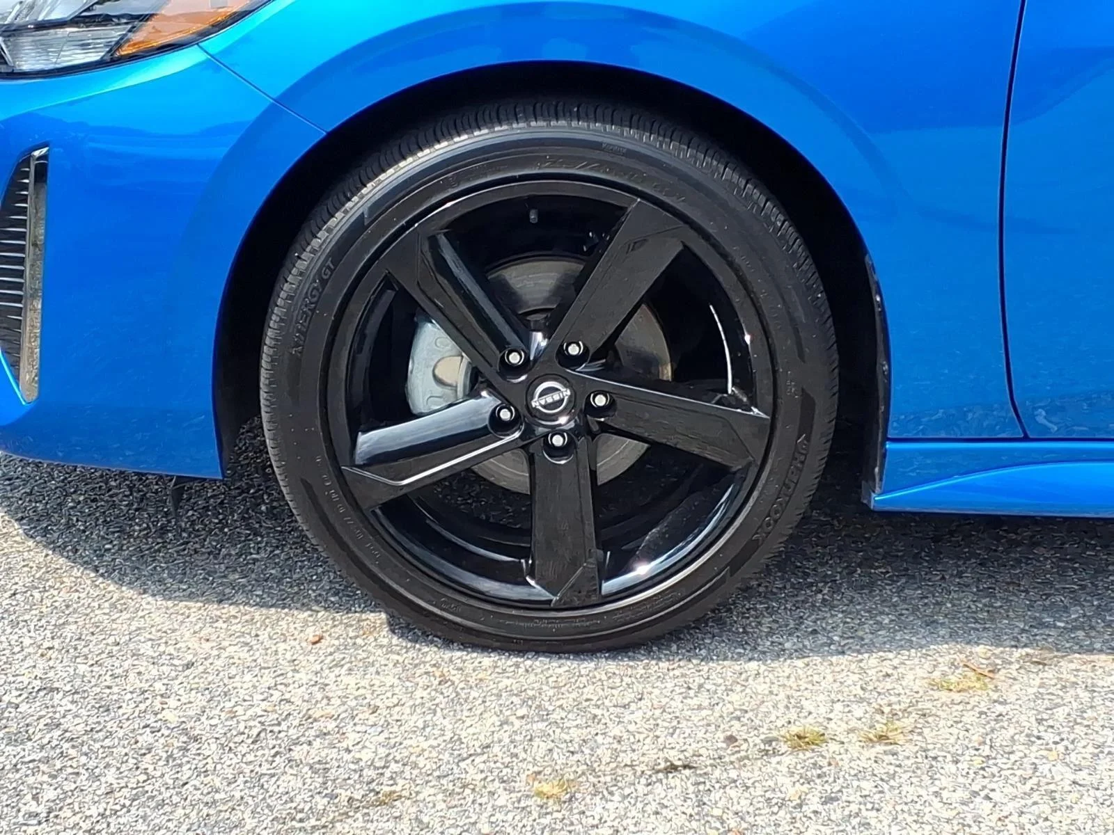 Used 2025 Electric Blue Metallic Nissan SR image 10