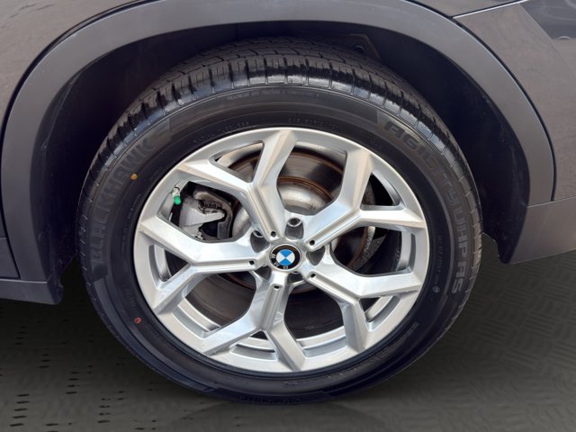 Used 2023 Dark Graphite Metallic BMW xDrive30i image 24