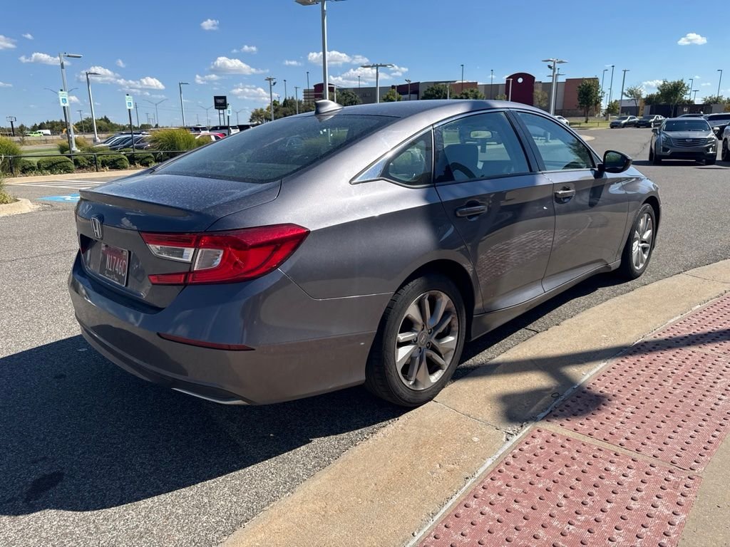 Used 2018 Gray Honda LX image 4