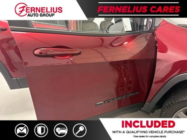 Used 2021 Red Jeep Latitude Lux image 16
